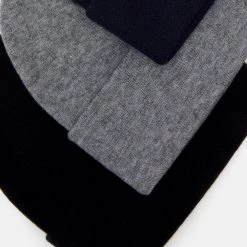 Grosses soldes ✔️ Pier One 3 PACK UNISEX - Bonnet Prix Malin casquettes, chapeaux et bonnets couleur unie 🎉 -Pier One Soldes Magasin 7bbcfcaa31bf4a148d992ad9095671c1