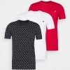 Acheter ⭐ Pier One 3 PACK - T-shirt imprimé Soldes En Ligne t-shirts & polos col rond homme 🔥 1 Acheter ⭐ Pier One 3 PACK - T-shirt imprimé Soldes En Ligne t-shirts & polos col rond homme 🔥 -Pier One Soldes Magasin 7c14f2cbf6f6477f9fa2e8f6de7df038