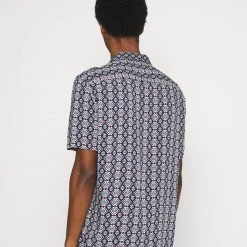 Les meilleures critiques de ✔️ Prix Aimable Pier One Chemise chemises col revers homme 😍 -Pier One Soldes Magasin 7c1cd677948e49779e3bc65698c68425