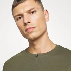 Vente flash 🔥 Soldes En Ligne Pier One T-shirt basique t-shirts col rond homme ✨ -Pier One Soldes Magasin 8167b2224aaf451d83950f4fdb6e3f43