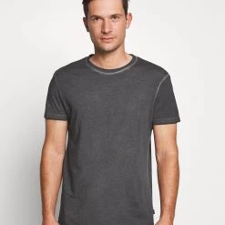 Grosses soldes ⌛ Qualité Fiable Pier One 3 PACK - T-shirt basique t-shirts col rond homme 😀 -Pier One Soldes Magasin 839bc6375bb04bde8279ffdfca6d38f0