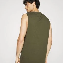 Le moins cher 👏 Pier One 3 PACK - Débardeur Prix De Lancement t-shirts col rond homme 👍 -Pier One Soldes Magasin 83d2ce70ee644fa1a638ce955e8e97c4