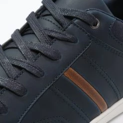 Les meilleures critiques de 👍 Pier One Baskets basses Première Qualité sneakers rond homme ⭐ -Pier One Soldes Magasin 85cf28f6241743a4a66423b45e0796d8