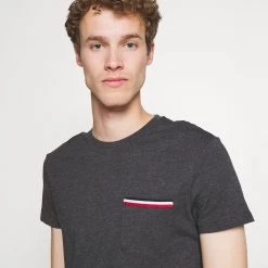 Meilleure vente 🔔 Pier One T-shirt basique Soldes En Ligne t-shirts col rond homme 👍 14 Meilleure vente 🔔 Pier One T-shirt basique Soldes En Ligne t-shirts col rond homme 👍 -Pier One Soldes Magasin 8aee3f1bbe97421ca5486f0f34acea60