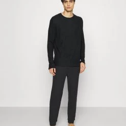 Meilleur prix ✔️ Prix Allégé Pier One RIBBED LOUNGE TOP - Haut de pyjama pyjamas col rond homme 🔔 11 Meilleur prix ✔️ Prix Allégé Pier One RIBBED LOUNGE TOP - Haut de pyjama pyjamas col rond homme 🔔 -Pier One Soldes Magasin 8b310c221ab64164899968162e9e2646