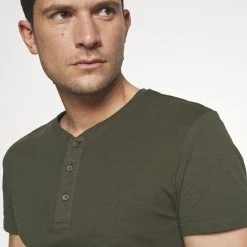 Meilleure vente 💯 Pier One Prix Gelé T-shirt basique t-shirts col tunisien homme 🎉 -Pier One Soldes Magasin 8f212b49a40a498b90bed7c9c238fe6a