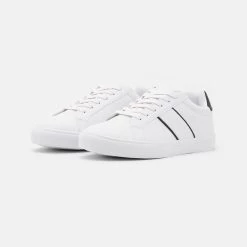 Les meilleures critiques de ✔️ Petit Prix Pier One Baskets basses sneakers rond homme 👏 -Pier One Soldes Magasin 9d73b545b8bf4163a7725ab1f3aec1d8