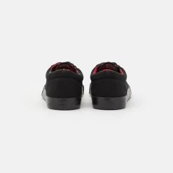 Meilleure affaire 🔔 Faible Prix Pier One Baskets basses baskets & sneakers rond unisex 🎁 10 Meilleure affaire 🔔 Faible Prix Pier One Baskets basses baskets & sneakers rond unisex 🎁 -Pier One Soldes Magasin a4a55afba6f947d39777c7402596d4fc