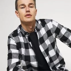 Vente flash 🌟 Pier One T-shirt imprimé Assurance De l’Authenticité t-shirts col rond homme 🔔 -Pier One Soldes Magasin a4d670458d814286a0f9a4d484a2d97c