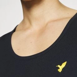 Grosses soldes 🧨 Pier One Débardeur excellente qualité t-shirts encolure large ronde homme 😀 -Pier One Soldes Magasin ab1eb3986ccc4293ae4259acf2169faf