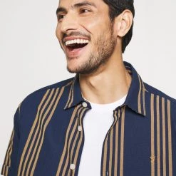 Meilleure affaire 🎁 Vendre-Réclame Pier One 5 PACK - T-shirt basique t-shirts col rond homme 🔥 -Pier One Soldes Magasin ad1e5f105df94e638daafdd57d29d49c