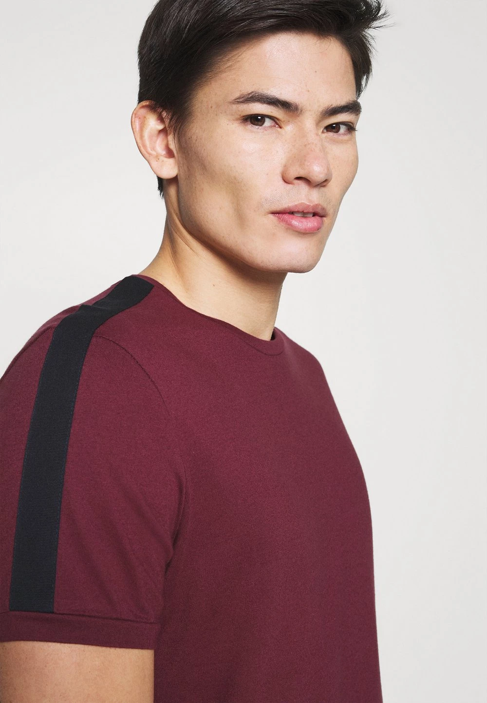 Bon marché 🔔 Un Tarif Préférentiel Pier One LOUNGE TEE - Haut de pyjama pyjamas col rond homme 👍 7 Bon marché 🔔 Un Tarif Préférentiel Pier One LOUNGE TEE - Haut de pyjama pyjamas col rond homme 👍 – Image 5