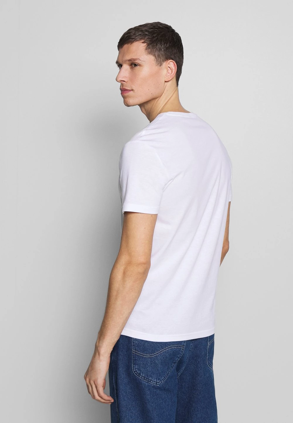 Le moins cher ✔️ Prix Discount Pier One 5 PACK - T-shirt basique t-shirts col rond homme ⭐ 5 Le moins cher ✔️ Prix Discount Pier One 5 PACK - T-shirt basique t-shirts col rond homme ⭐ – Image 3