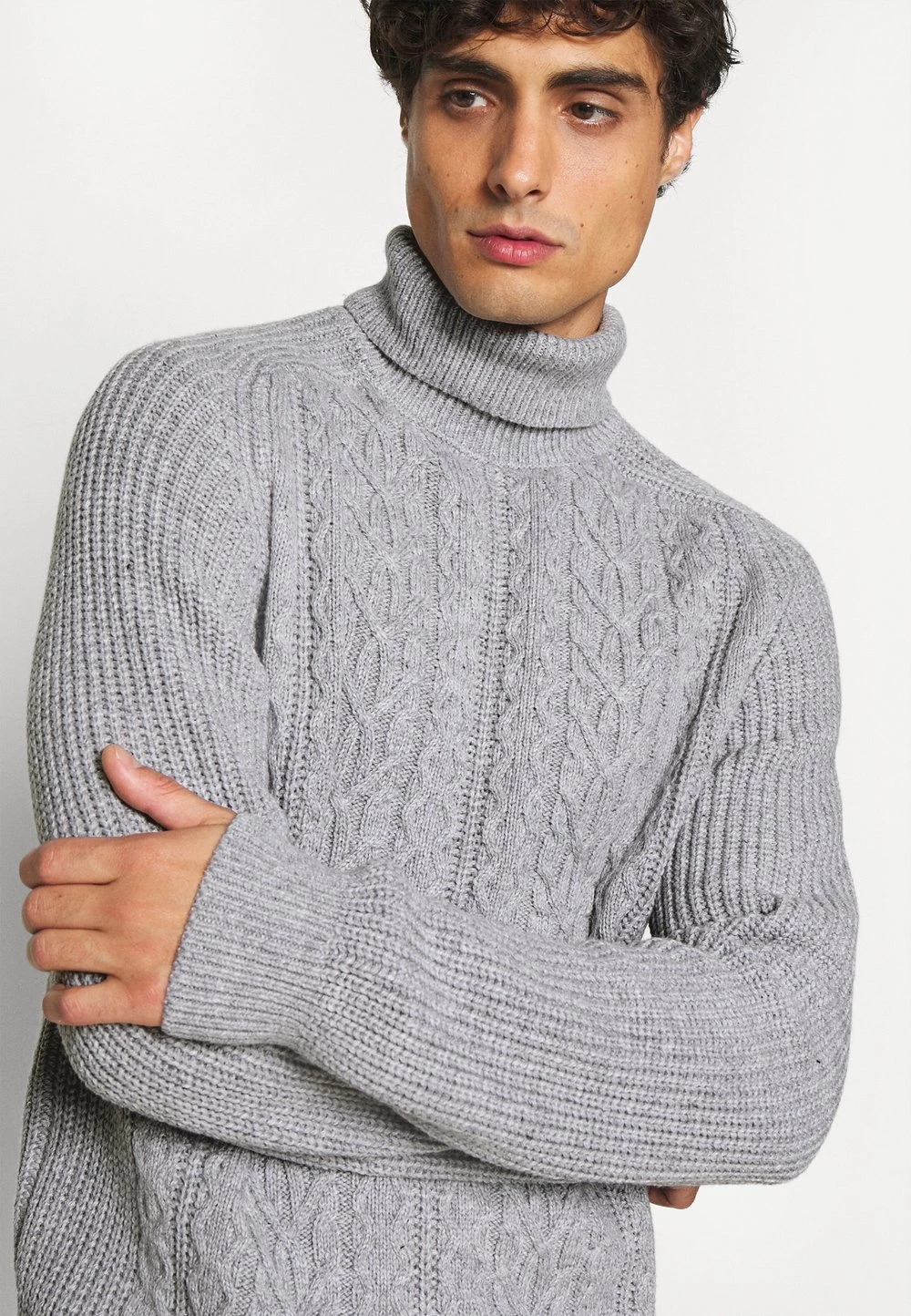 Grosses soldes 🧨 Promos Pier One NEW CABLE TURTLENECK JUMPER - Pullover pulls & gilets col roulé homme ⌛ 6 Grosses soldes 🧨 Promos Pier One NEW CABLE TURTLENECK JUMPER - Pullover pulls & gilets col roulé homme ⌛ – Image 4