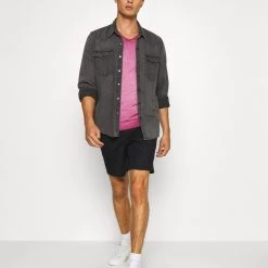 Top 10 😍 Pier One Qualité garantie 100% T-shirt basique t-shirts col en v homme 😍 -Pier One Soldes Magasin b4657850f6fc4684a493ea06cddd8578