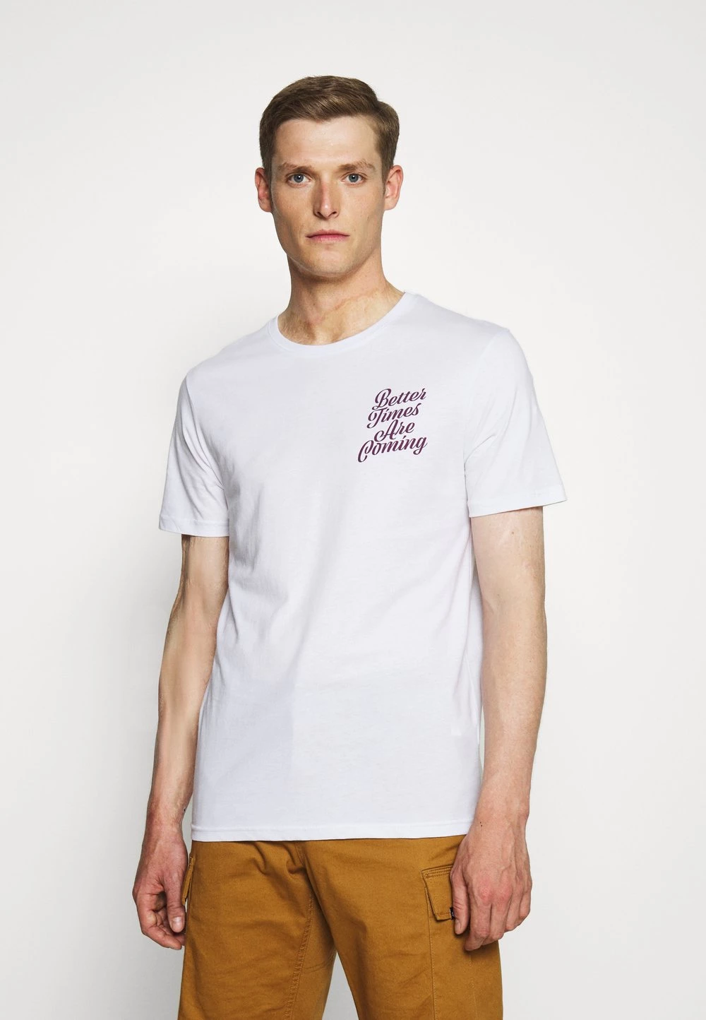 Vente flash ✔️ Pier One Rabais T-shirt imprimé t-shirts col rond homme 👏 3 Vente flash ✔️ Pier One Rabais T-shirt imprimé t-shirts col rond homme 👏