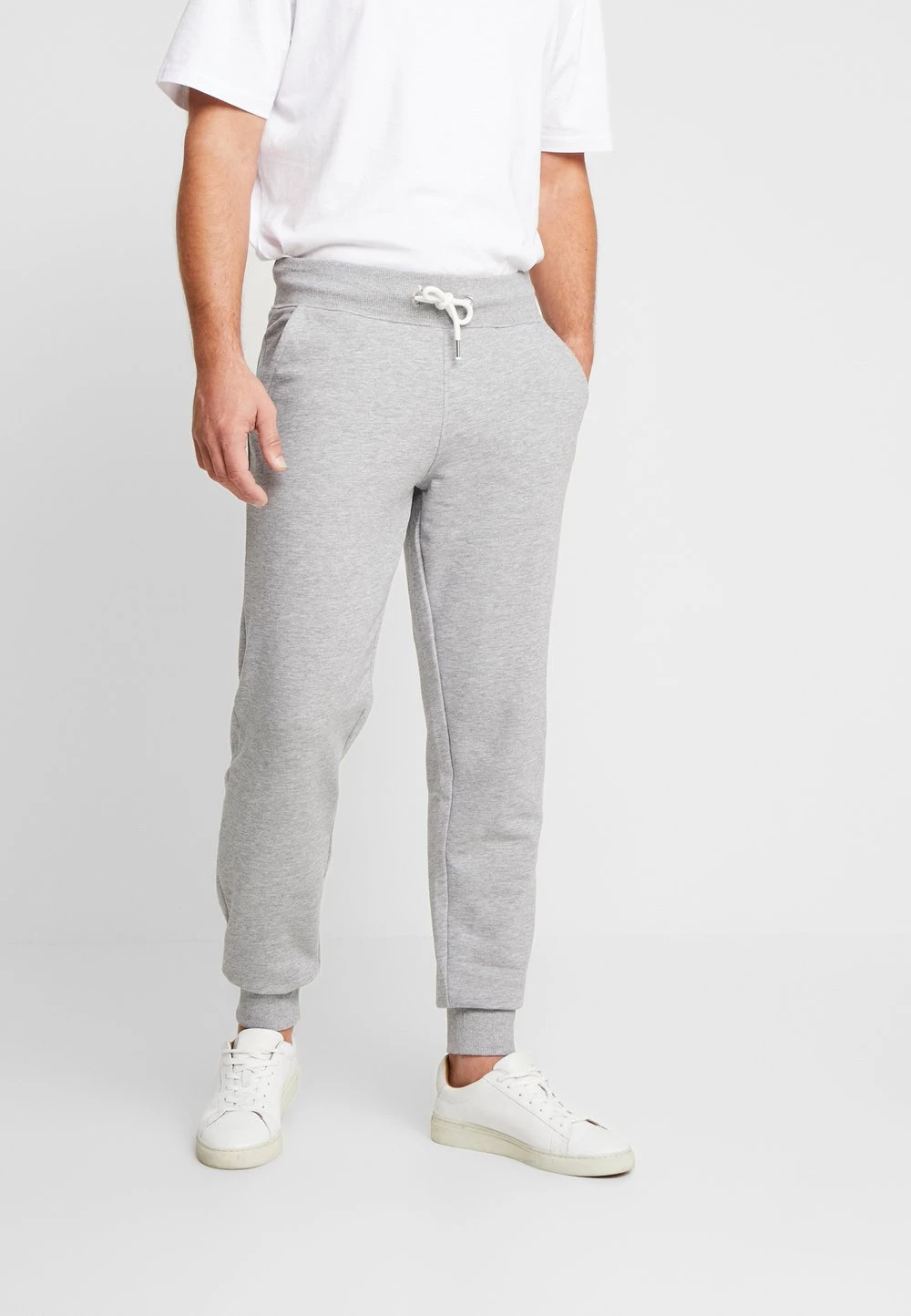 Meilleur prix ✔️ Pier One Pantalon de survêtement Prix Acceptable pantalons normale homme 👏 3 Meilleur prix ✔️ Pier One Pantalon de survêtement Prix Acceptable pantalons normale homme 👏