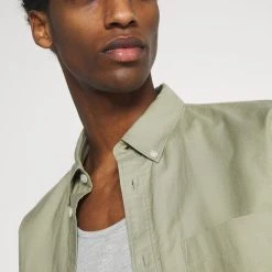 Tout neuf 🔔 Pier One Débardeur Prix Dégriffé t-shirts encolure large ronde homme 👏 15 Tout neuf 🔔 Pier One Débardeur Prix Dégriffé t-shirts encolure large ronde homme 👏 -Pier One Soldes Magasin b5ed8bee44a74591adb89a0b31941959