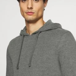 Les meilleures critiques de 🛒 50% Off De Vente Pier One LOUNGE SWEATSHIRT - Haut de pyjama pyjamas capuche homme 🎁 -Pier One Soldes Magasin b698f50388554edaa3375f843d00161b