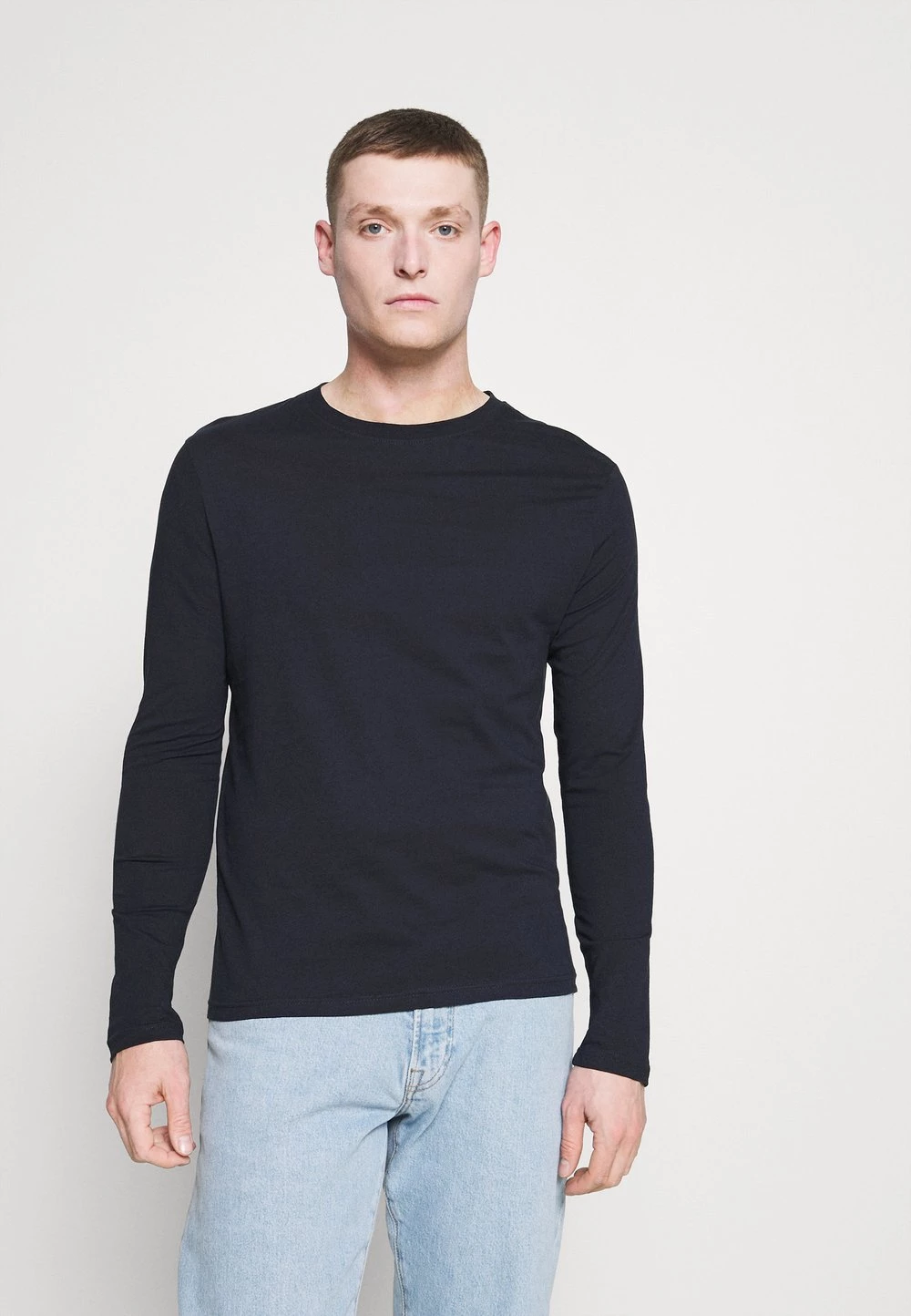 Promo 🌟 Pier One 5 PACK - T-shirt à manches longues Prix Exclusifs t-shirts col rond homme 🎉 7 Promo 🌟 Pier One 5 PACK - T-shirt à manches longues Prix Exclusifs t-shirts col rond homme 🎉 – Image 5