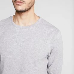 Les meilleures critiques de 🔔 Qualité garantie 100% Pier One T-shirt à manches longues t-shirts col rond homme 🤩 -Pier One Soldes Magasin b6c7ae9ca5d84f0ca28a16d49e9d7d29