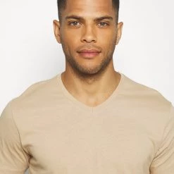 Bon marché ✔️ Prix Affortable Pier One 3 PACK - T-shirt basique t-shirts col en v homme 🛒 -Pier One Soldes Magasin bbffca6578f845cdab35cb6a6e69d608