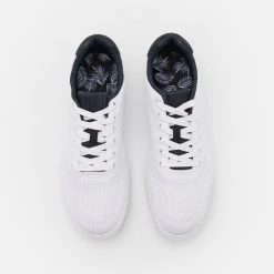 Les meilleures critiques de 💯 Pier One Baskets basses Prix Sympa sneakers rond homme ⭐ -Pier One Soldes Magasin bcb30a3d80ce4aca9f0cafecf8edf1cd