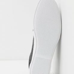 De gros 😍 Prix Équitable Pier One Baskets basses sneakers rond homme ✔️ -Pier One Soldes Magasin bfb1073d52bd4884bfe0c074c4b2d5c0