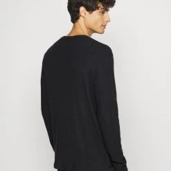 Meilleur prix ✔️ Prix Allégé Pier One RIBBED LOUNGE TOP - Haut de pyjama pyjamas col rond homme 🔔 12 Meilleur prix ✔️ Prix Allégé Pier One RIBBED LOUNGE TOP - Haut de pyjama pyjamas col rond homme 🔔 -Pier One Soldes Magasin c945282c330c408db63cbf660f4882f2