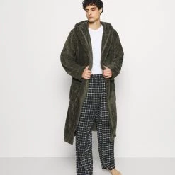 Les meilleures critiques de ✔️ Pier One Peignoir Prix Compétitif sous-vêtements & chaussettes capuche homme ✔️ 12 Les meilleures critiques de ✔️ Pier One Peignoir Prix Compétitif sous-vêtements & chaussettes capuche homme ✔️ -Pier One Soldes Magasin cf9ab4d8d92b4c9a9a89f40e05e5845e