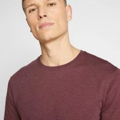 Top 10 🧨 Qualité Fiable Pier One 3 PACK - T-shirt basique t-shirts col rond homme 🔥 21 Top 10 🧨 Qualité Fiable Pier One 3 PACK - T-shirt basique t-shirts col rond homme 🔥 -Pier One Soldes Magasin cff95dbc64f547b193a52d13e024d737