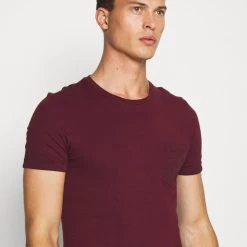 Meilleure affaire 💯 Pier One Prix Sympa T-shirt imprimé t-shirts col rond homme 🎉 -Pier One Soldes Magasin d35733257d814eb0979409c40d4814cd