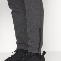 Nouveau đ Pier One Bas Prix Pantalon de survĂȘtement pantalons normale homme đ 12 Nouveau đ Pier One Bas Prix Pantalon de survĂȘtement pantalons normale homme đ -Pier One Soldes Magasin d8eb4f9fc9a94d8eb6d9d9d674c6ee81