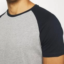 Grosses soldes ⭐ Prix Affortable Pier One T-shirt basique t-shirts & polos col rond homme ⌛ -Pier One Soldes Magasin e1f46094069d4c3c872bd799945da0da