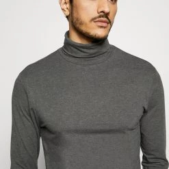 Offres 🛒 Pier One Prix Exclusifs T-shirt à manches longues t-shirts col roulé homme ✔️ 17 Offres 🛒 Pier One Prix Exclusifs T-shirt à manches longues t-shirts col roulé homme ✔️ -Pier One Soldes Magasin e42af118bc964ff58253df3c3e082585