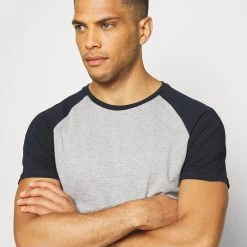 Grosses soldes ⭐ Prix Affortable Pier One T-shirt basique t-shirts & polos col rond homme ⌛ -Pier One Soldes Magasin e6cd1455f6f741b9be95cab8d570cff4