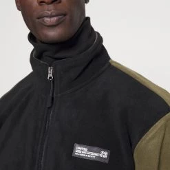 De gros 🛒 Pier One Prix Distinctifs Veste polaire pulls & gilets col officier homme 😀 -Pier One Soldes Magasin e7eb3b16a49c4d3b9a8af98dc8007f3d