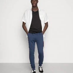 Bon marché ✨ Pier One Prix Accessible 3 PACK - T-shirt basique t-shirts col en v homme ✔️