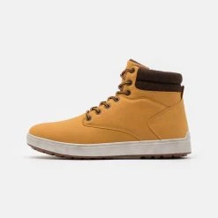 Le moins cher ❤️ Pier One Baskets montantes Pas Cher baskets & sneakers rond homme 🎉 -Pier One Soldes Magasin ef69fa4a3d0642faac20df0d12b5bd04