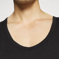 Vente flash 🌟 Prix De Rêve Pier One 2 PACK - Débardeur t-shirts encolure large ronde homme 🔥 -Pier One Soldes Magasin f3d1ada079864c7baa9fbbf8eb9541e2