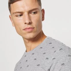 Le moins cher ⭐ Promos Pier One T-shirt imprimé t-shirts col rond homme 🛒 14 Le moins cher ⭐ Promos Pier One T-shirt imprimé t-shirts col rond homme 🛒 -Pier One Soldes Magasin f6a3dab2104a49f1ade49fd33b3ee87a