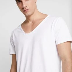 Nouveau 👍 Qualité Garantie Pier One T-shirt basique t-shirts col en v profond homme 👍 -Pier One Soldes Magasin fb7f7c2326a54d70bb2975e45f520c2b