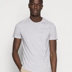 Bon marché ⭐ Petit Prix Pier One 5 PACK - T-shirt basique t-shirts & polos col rond homme 🧨 -Pier One Soldes Magasin fb97d3a70f594235aa02f60b48ba6fae
